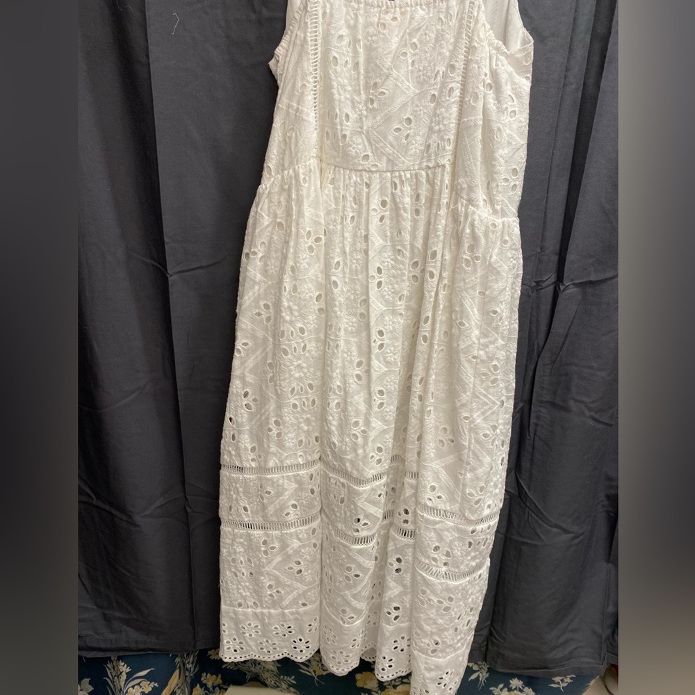 POL White Button-Front Lace Midi Dress - Picture 2 of 4